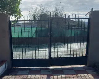 Puerta hierro 2 hojas abatibles