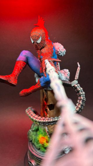 Figura Spiderman impresora en 3d pintada a mano.