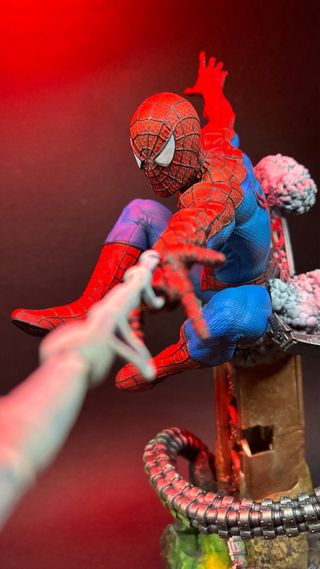 Figura Spiderman impresora en 3d pintada a mano.