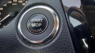 NISSAN QASHQAI 1.2i DIG-T S&S TEKNA PREM 4X2 XTRON Piel