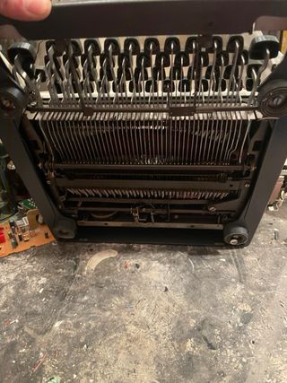 Máquina de escribir Olympia blanca