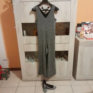 Tuta intera glitterata argento e nera più collana