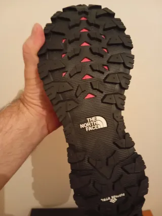 HOY! The North Face Gore-Tex Negras nuevas