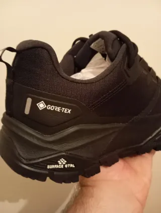 HOY! The North Face Gore-Tex Negras nuevas