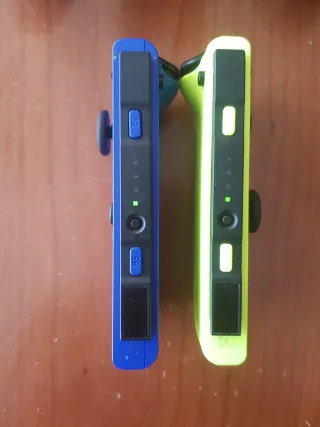 Joycons Nintendo Azul y Amarillo