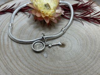 Charm Loyal Partner con Bebedero y Hueso