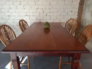 Mesa de comedor grande de madera