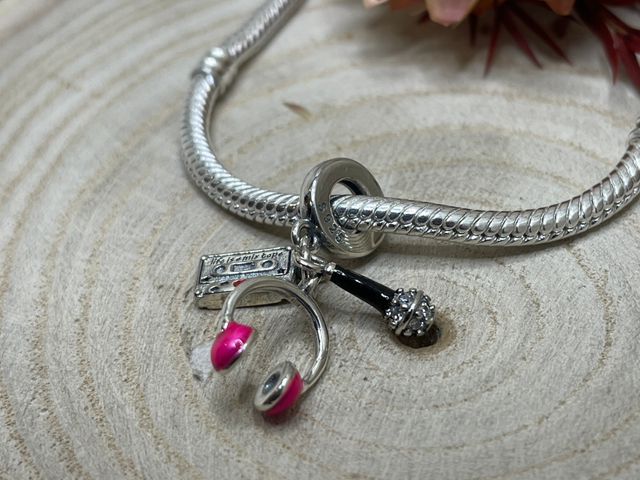 Charm auriculares, cassette y micrófono