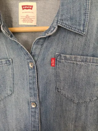 Camisa vaquera Levis con volantes