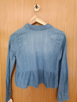 Camisa vaquera Levis con volantes