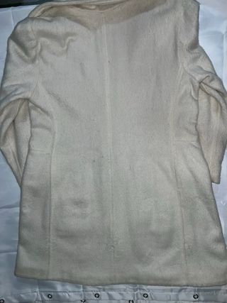 Abrigo beige con forro de cuadros