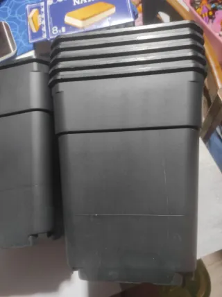 6 macetas de plástico negras