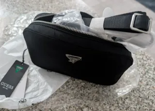 Pochette uomo Guess nera con cinturino