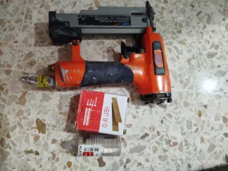 Pistola de clavos Lavesa PT-0635A