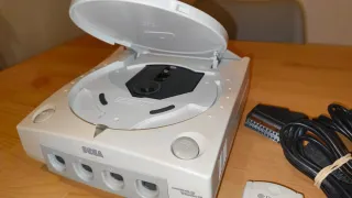 Consola Sega Dreamcast + Mandos + VMU