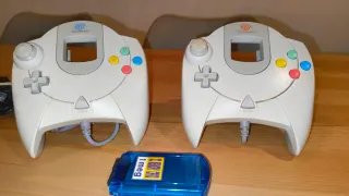 Consola Sega Dreamcast + Mandos + VMU