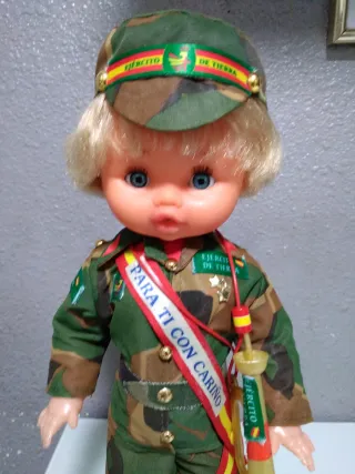 Muñeca funcionando militar ejercito mili