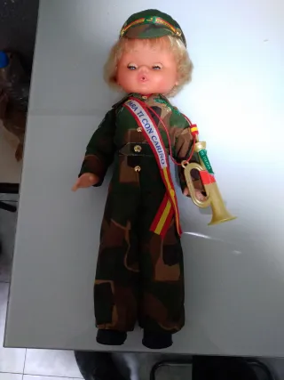 Muñeca funcionando militar ejercito mili