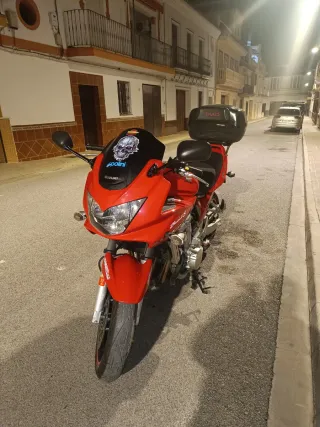 Suzuki GSF 650 Bandit Roja