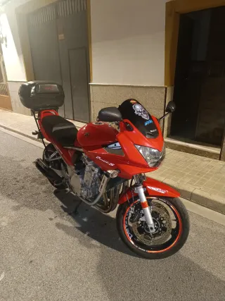 Suzuki GSF 650 Bandit Roja