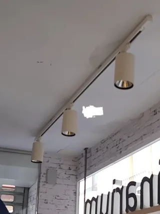 Mobiliario comercial madera