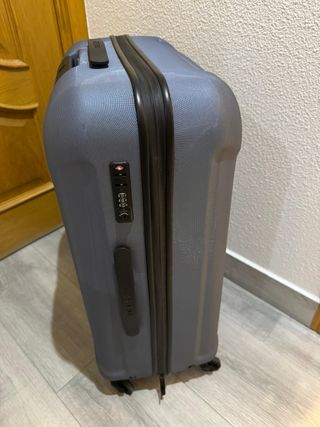 Maleta Delsey grande – rígida, doble fondo NUEVA