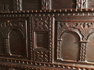 Arcón/baúl antiguo madera tallada