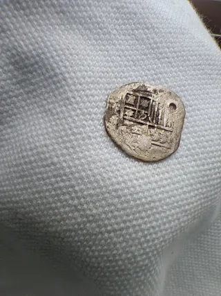 Macuquina 1/2 Real con agujero época