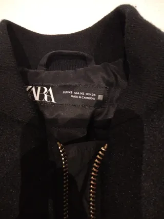 Cazadora Bomber Zara Negra Cremalleras Doradas