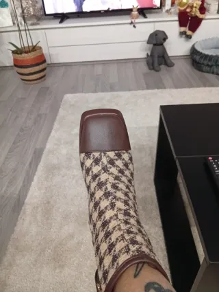 Botines de cuadros beige y marron