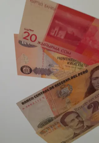 Lotes de 4 Billetes Internacionales