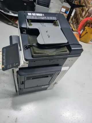 Konica Minolta Impresora Multifunción.