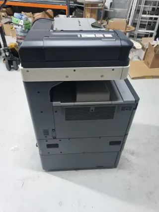 Konica Minolta Impresora Multifunción.