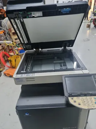 Konica Minolta Impresora Multifunción.
