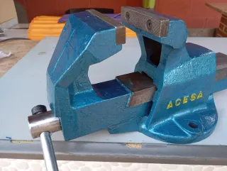 Tornillo ACESA en buen estado