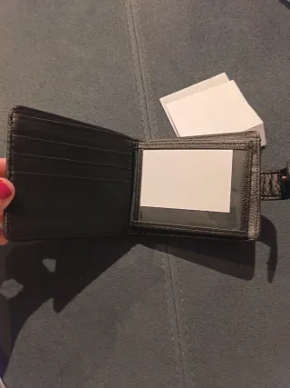 Portafoglio uomo nuovo, colore nero, mai usato