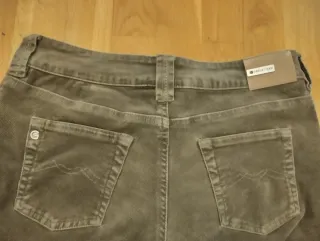 Pantalón pana verde chica