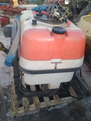 Cuba pulverizador suspendido