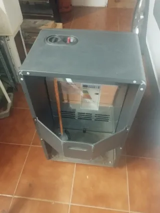 Estufa de gas negra