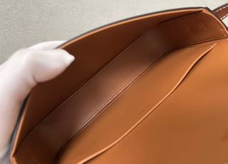 Bolso Celine Triomphe Marrón Dorado