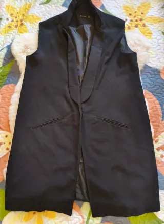 Chaleco blazer Stradivarius negro talla L