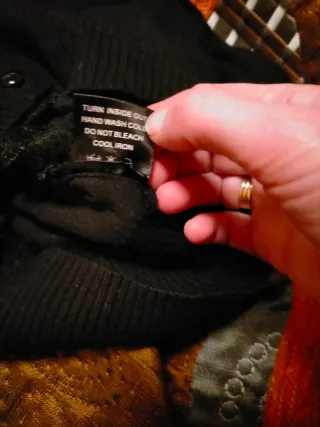 Cardigan negro con transparencias