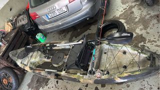 Kayak de pesca con accesorios