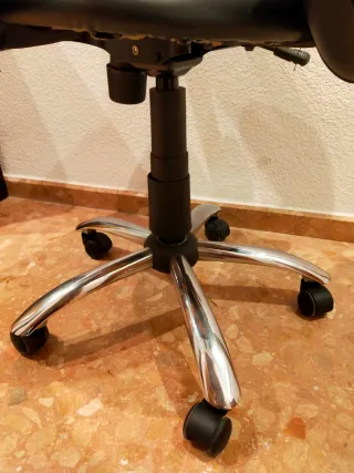 Silla giratoria escritorio con reposabrazos