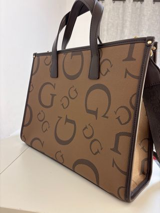 Bolso Guess Marrón Estampado Grande