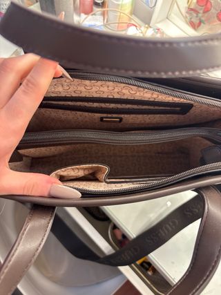 Bolso Guess Marrón Estampado Grande