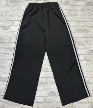 Conjunto Traje Negro con Raya Lateral