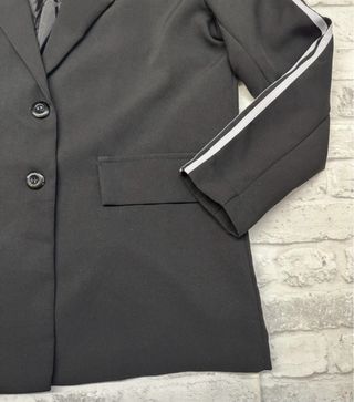 Conjunto Traje Negro con Raya Lateral
