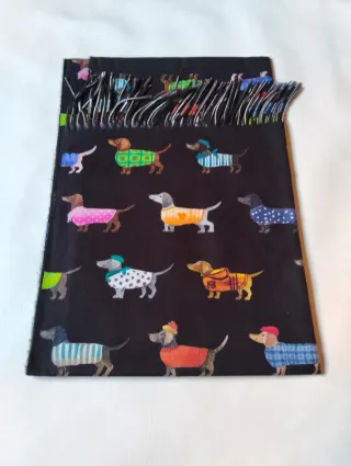 Bufanda Pashmina Perros Teckel Negra