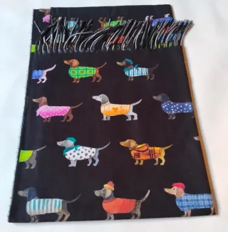 Bufanda Pashmina Perros Teckel Negra